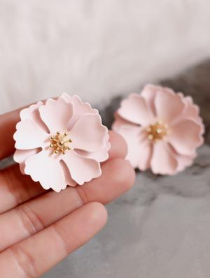 pink metal studs earring - 17678759 - Standard Image - 2