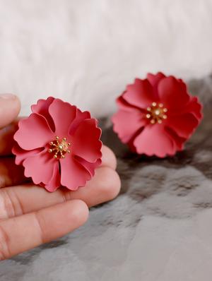 pink metal studs earring - 17678760 - Standard Image - 2