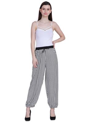 black printed harem - 17678970 - Standard Image - 4