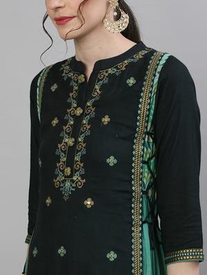 green rayon anarkali kurta - 17679987 - Standard Image - 5