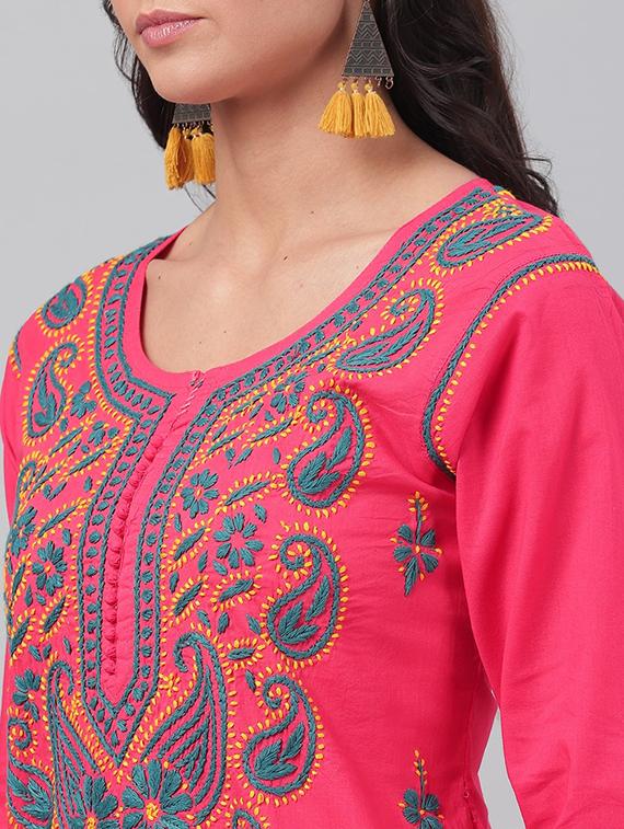 ada hand-embroidered pink chikankari kurta - 17683796 - Zoom Image - 5