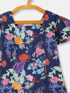 blue cotton floral top - 17686032 - Standard Image - 3