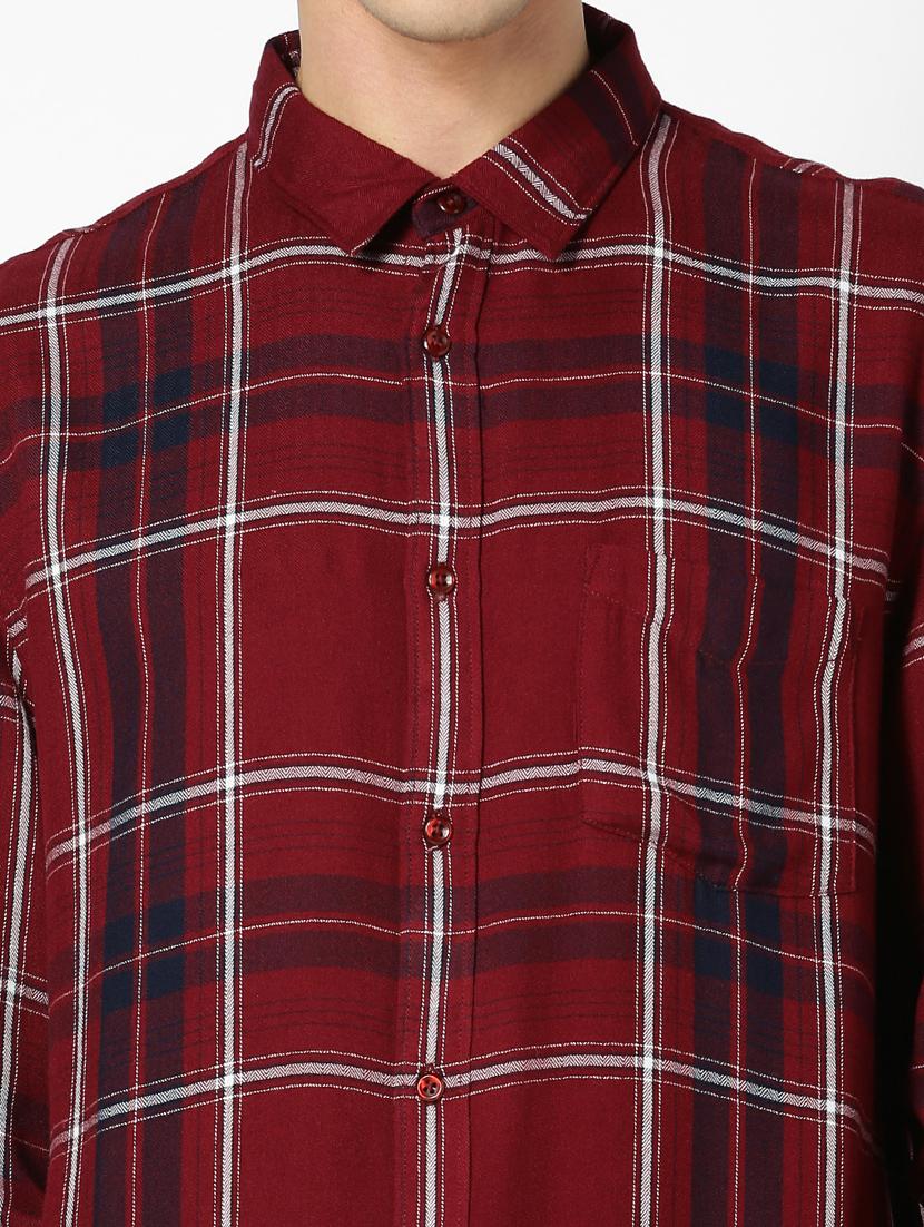 red checkered casual shirt - 17689387 - Zoom Image - 4