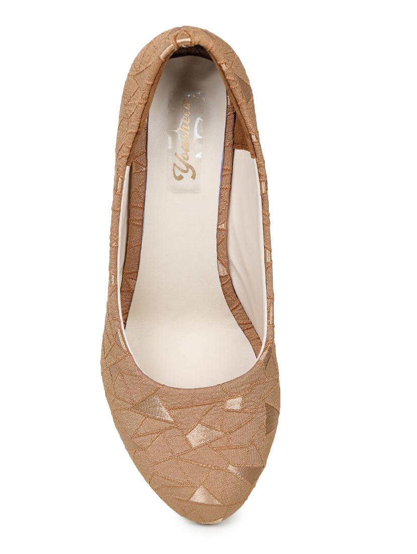 gold slip on pump - 17689443 - Zoom Image - 4