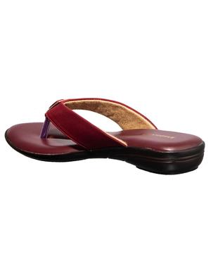 maroon toe separator sandal - 17690183 - Standard Image - 3