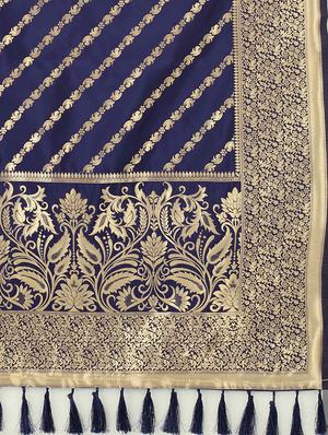 navy silk banarasi dupatta - 17690753 - Standard Image - 4