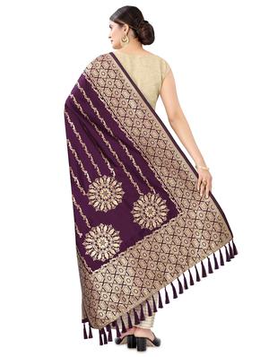 burgundy silk banarasi dupatta - 17690767 - Standard Image - 3