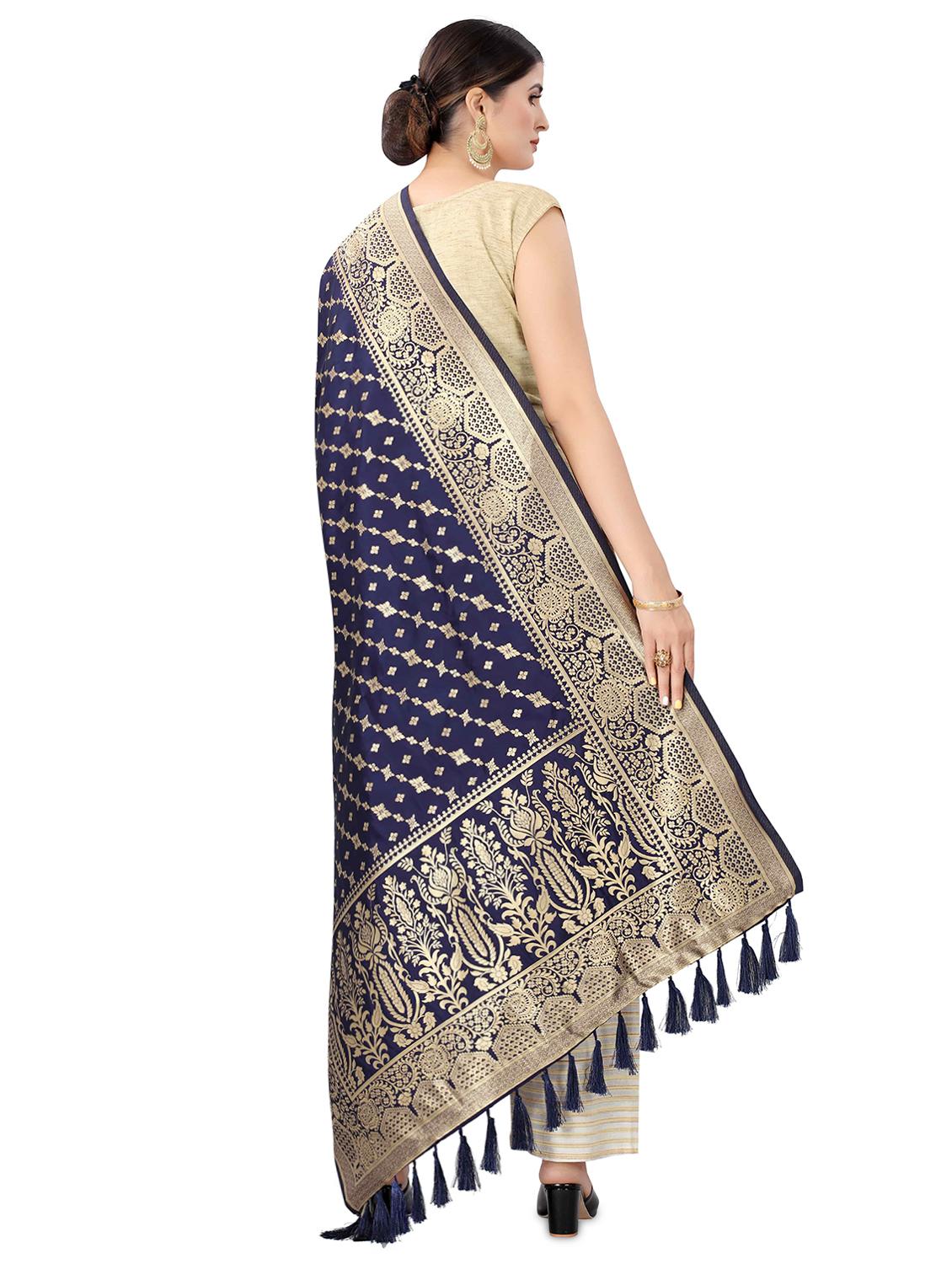 navy silk banarasi dupatta - 17690774 - Zoom Image - 3