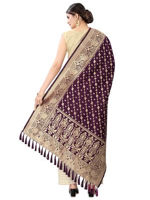 burgundy silk banarasi dupatta - 17690775 - Standard Image - 3