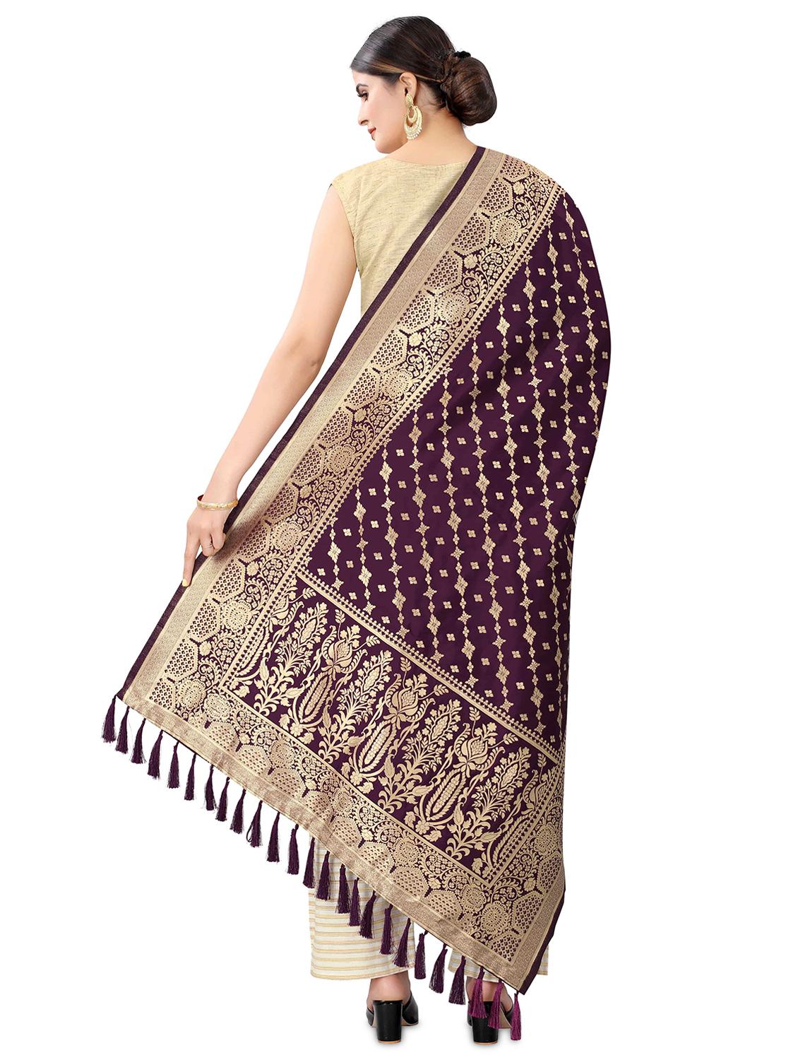 burgundy silk banarasi dupatta - 17690775 - Zoom Image - 3
