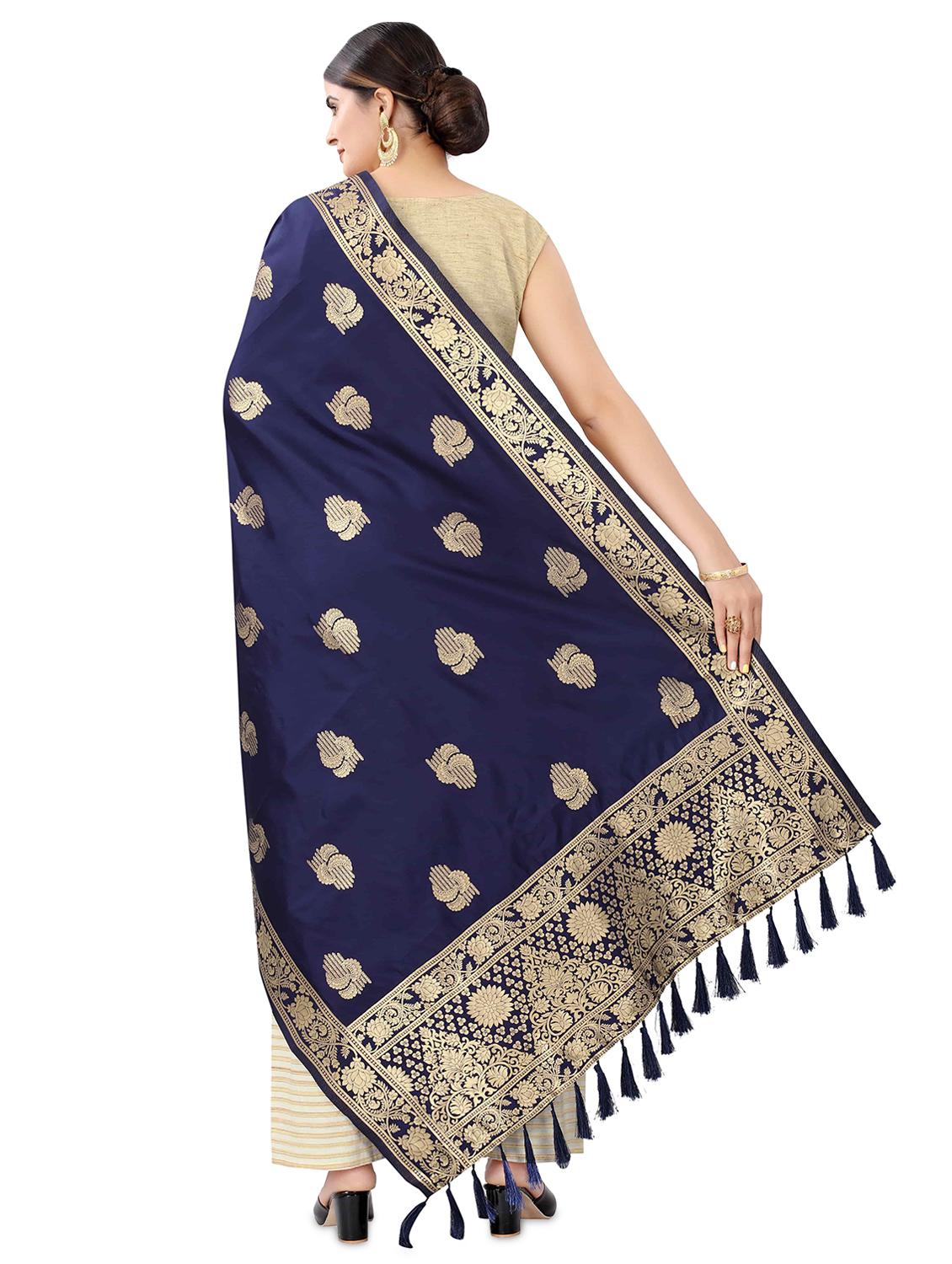 navy silk banarasi dupatta - 17690781 - Zoom Image - 3