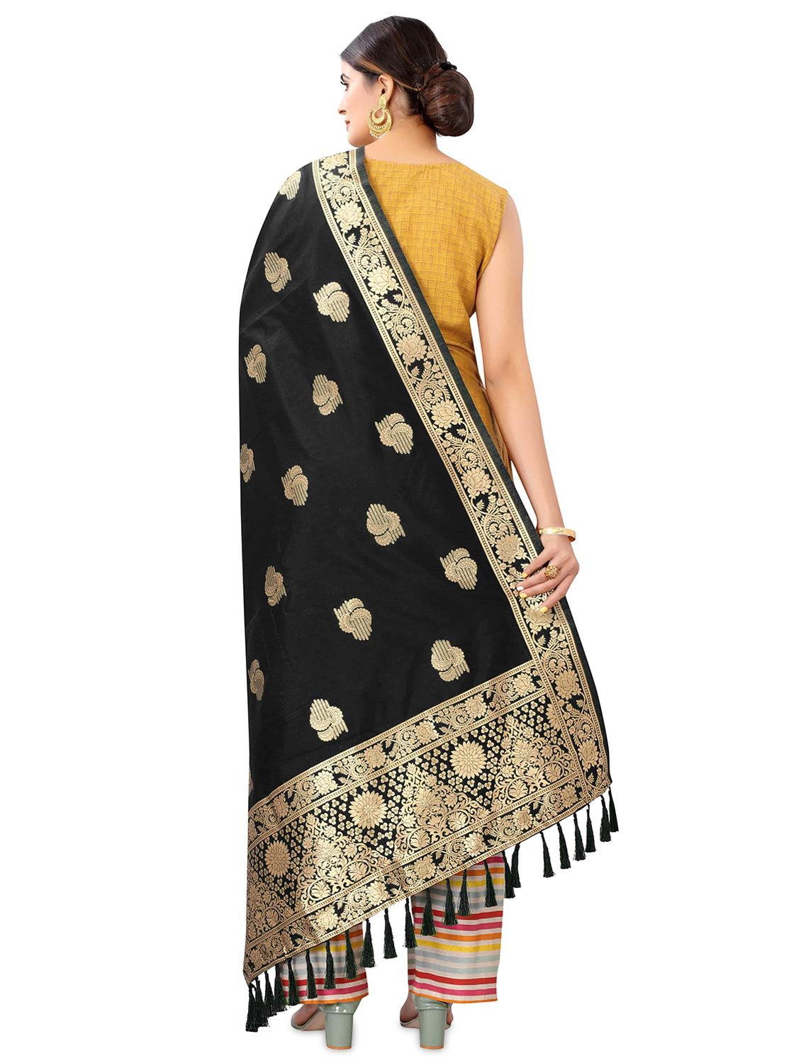 black silk banarasi dupatta - 17690787 - Zoom Image - 3