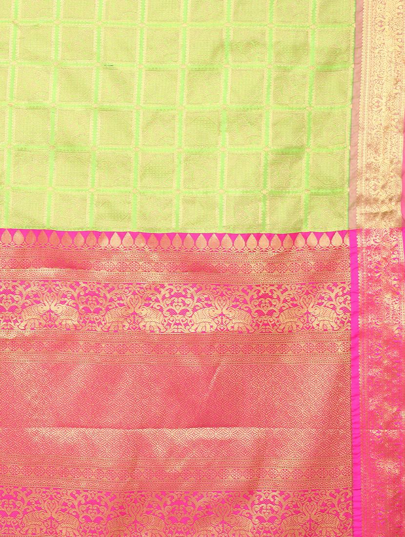 jacquard banarasi saree with blouse - 17690811 - Zoom Image - 4