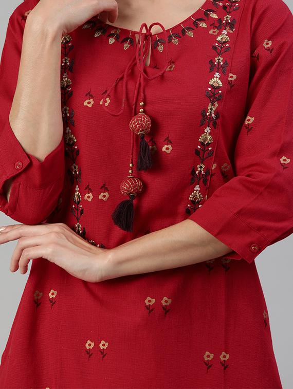 embroidered straight kurta - 17695370 - Zoom Image - 4