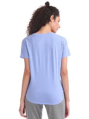 curved hem v-neck top - 17695781 - Standard Image - 3