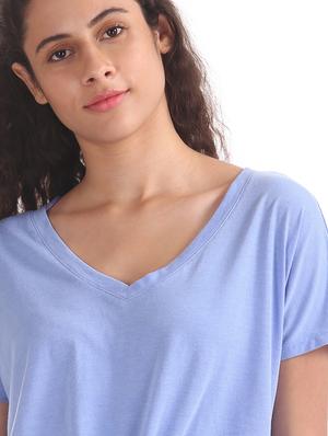 curved hem v-neck top - 17695781 - Standard Image - 5