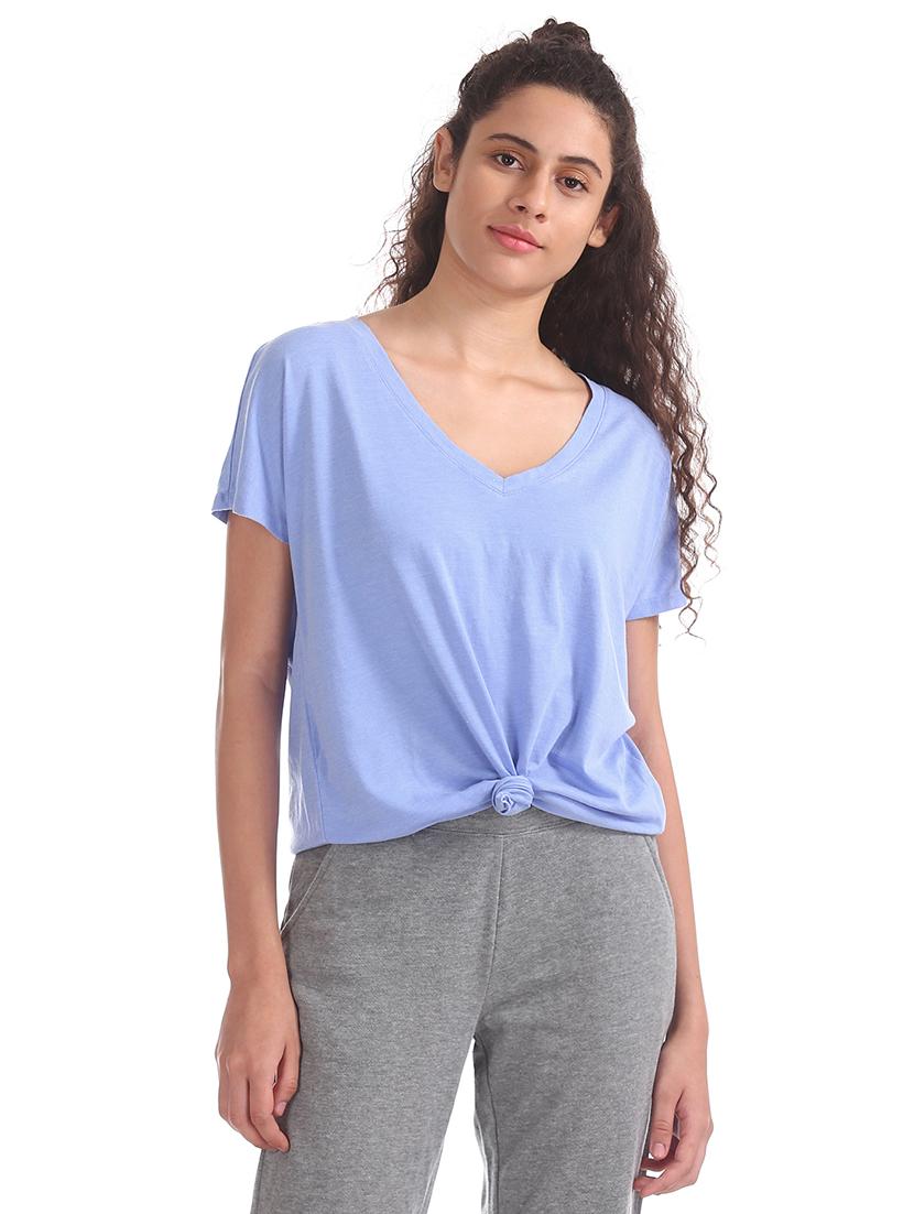 curved hem v-neck top - 17695781 - Zoom Image - 1