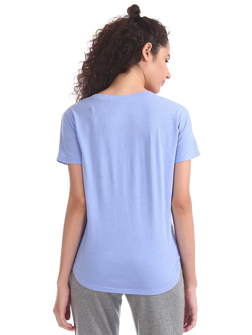 curved hem v-neck top - 17695781 - Zoom Image - 3