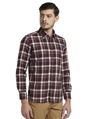 red checkered casual shirt - 17696591 - Standard Image - 3