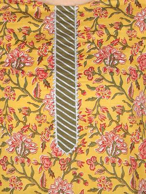 yellow floral printed straight kurta - 17697933 - Standard Image - 4