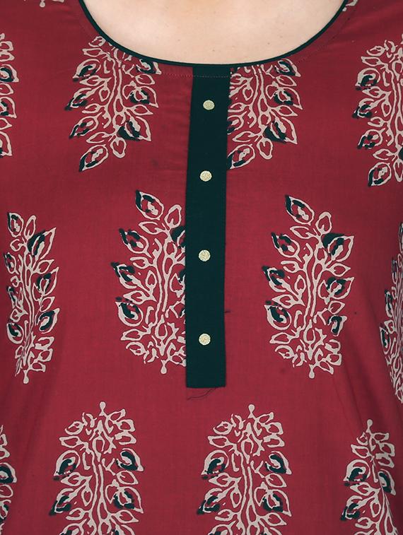 red cotton straight kurta - 17697944 - Zoom Image - 5