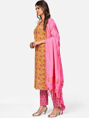 floral suit set - 17709343 - Standard Image - 2