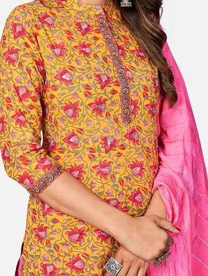 floral suit set - 17709343 - Standard Image - 4