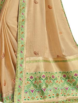 peach chiffon printed saree with blouse - 17714786 - Standard Image - 3