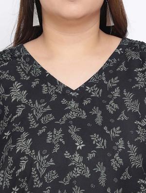 v-neck plus long top - 17715100 - Standard Image - 5