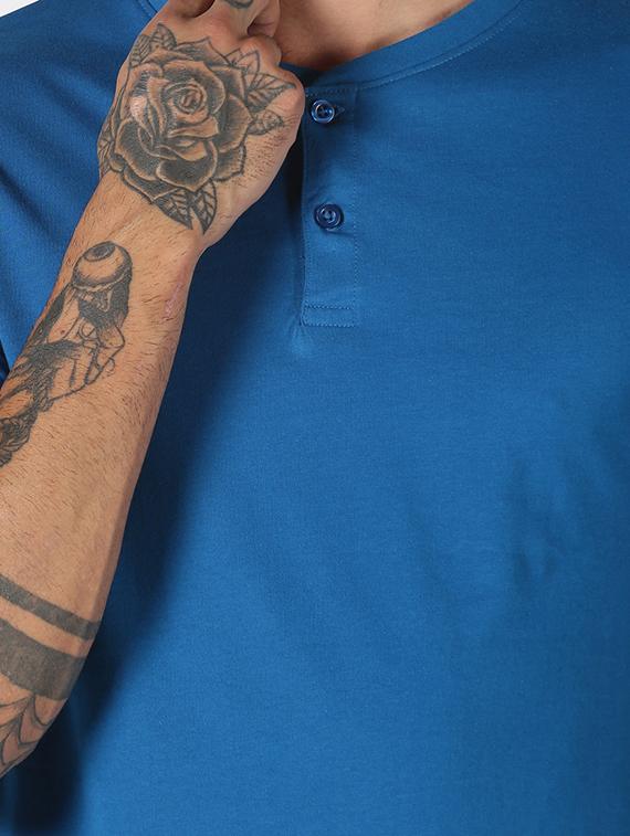 blue solid t-shirt - 17719358 - Zoom Image - 5