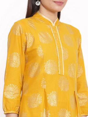 mustard foil print a-line kurta - 17727279 - Standard Image - 4