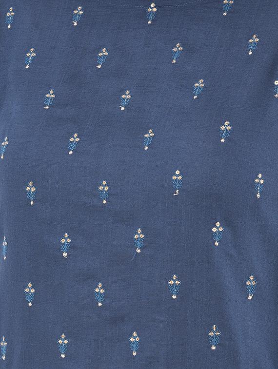 solid embroidered straight kurta - 17740970 - Zoom Image - 4