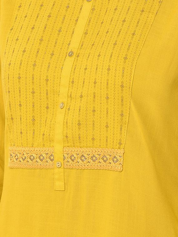 solid embroidered straight kurta - 17740971 - Zoom Image - 4