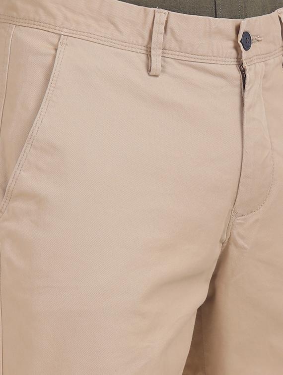 beige solid flat front casual trouser - 17741558 - Zoom Image - 5