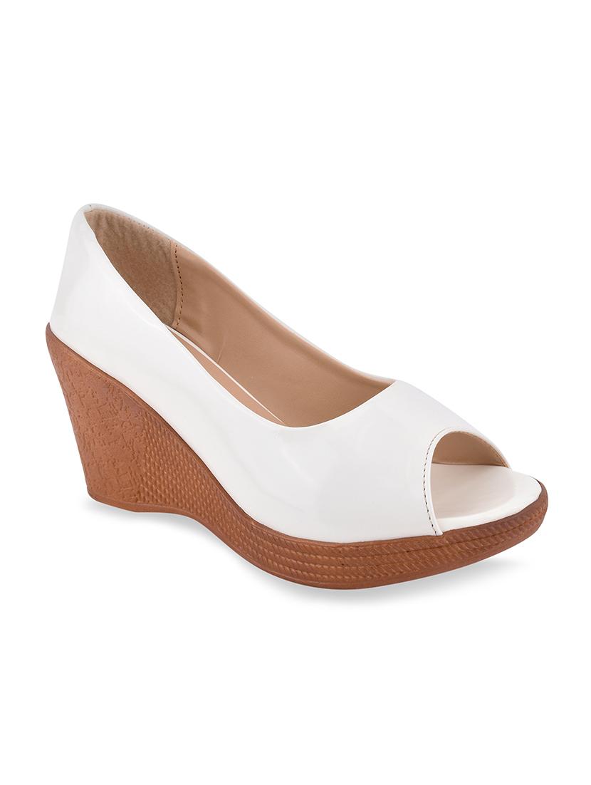 white synthetic platforms pumps - 17750981 - Zoom Image - 1