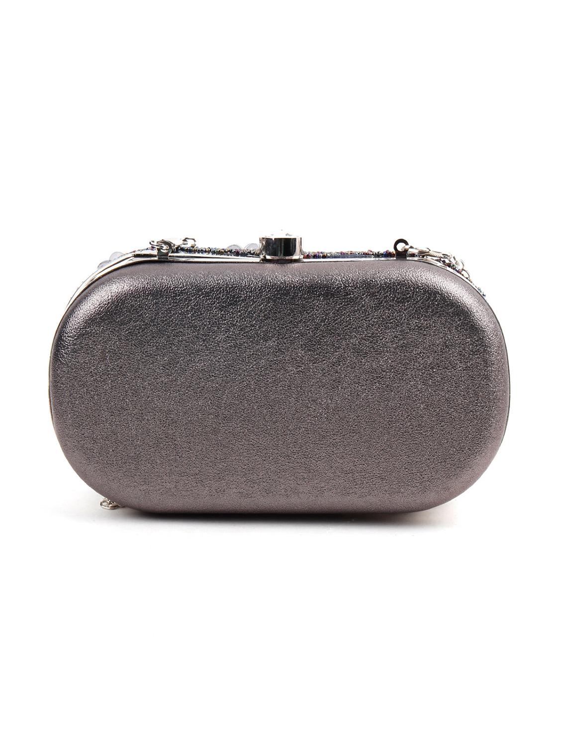 black embellished regular clutch - 17756320 - Zoom Image - 2