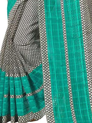 printed contrast saree with blouse - 17756728 - Standard Image - 3