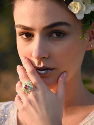 green metal finger ring - 17757395 - Standard Image - 6