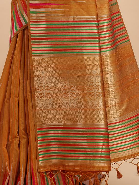 ikat tussar saree with blouse - 17758640 - Zoom Image - 4