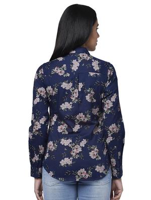curved hem floral shirt - 17759068 - Standard Image - 3