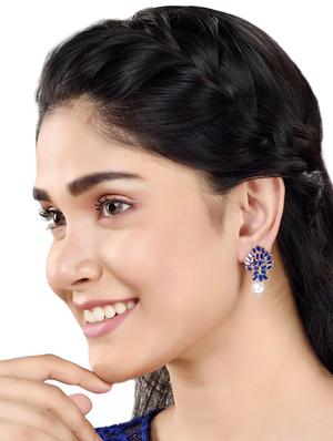 rose gold plated luxurious blue ad studded pearl drop earring - 17759880 - Standard Image - 4