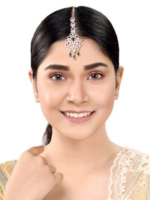 green brass maang teekas & passa - 17760667 - Standard Image - 4