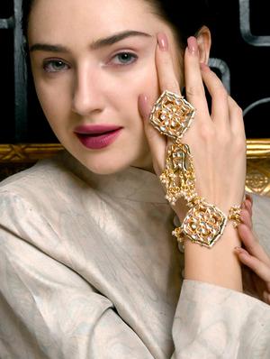 gold metal bangle bracelet - 17764027 - Standard Image - 5