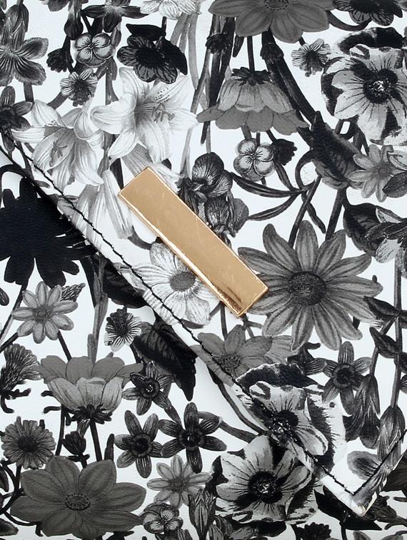 black leatherette (pu) envelope clutch - 17764196 - Zoom Image - 4