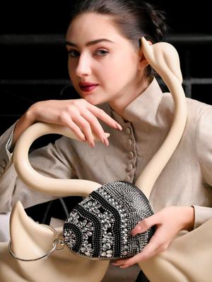 black cotton regular clutch - 17764235 - Standard Image - 5