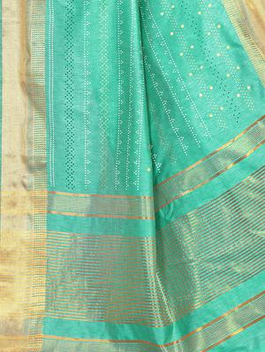 gold bordered handloom saree with blouse - 17764819 - Standard Image - 4