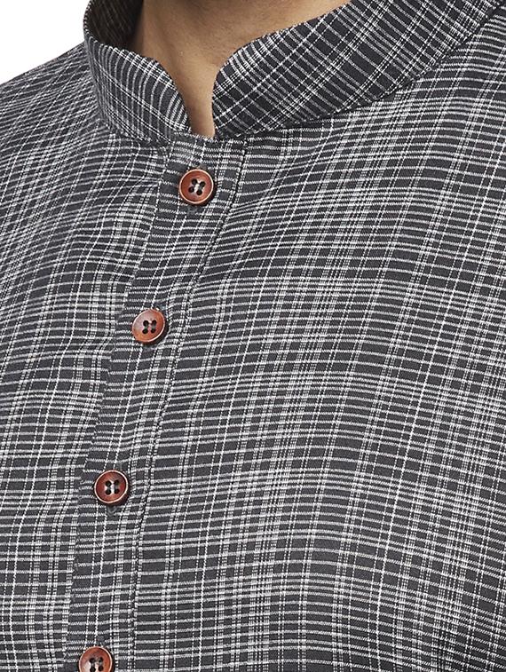 black checkered long kurta - 17766608 - Zoom Image - 4
