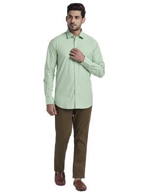 green solid casual shirt - 17766802 - Standard Image - 4