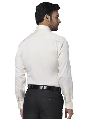 off white solid formal shirt - 17767022 - Standard Image - 3