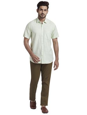 green solid casual shirt - 17767157 - Standard Image - 4